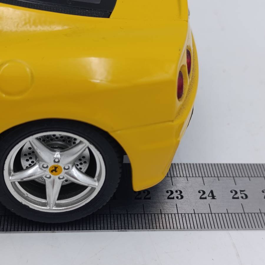 Bburago 1999 Ferrari 360 Modena die-cast model car - scale 1/18