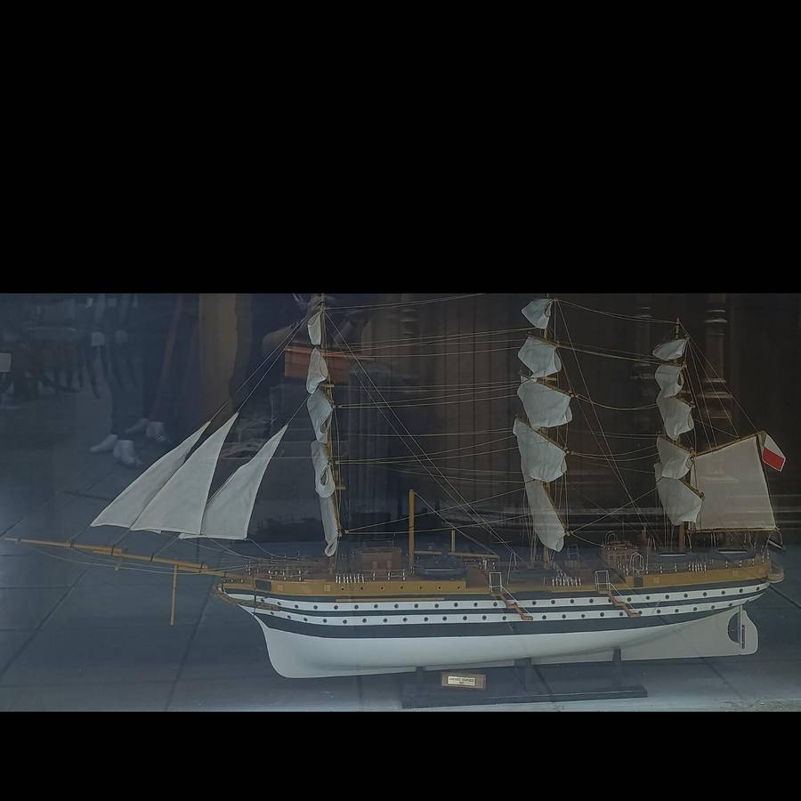 Large handmade ship's model of Amerigo Vespucci (1931)
