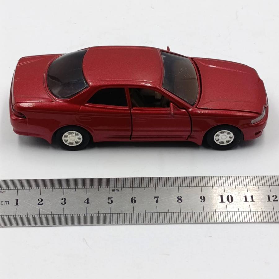 Diapet Yonezawa Toyota Mark II die-cast model car - opening hood and doors