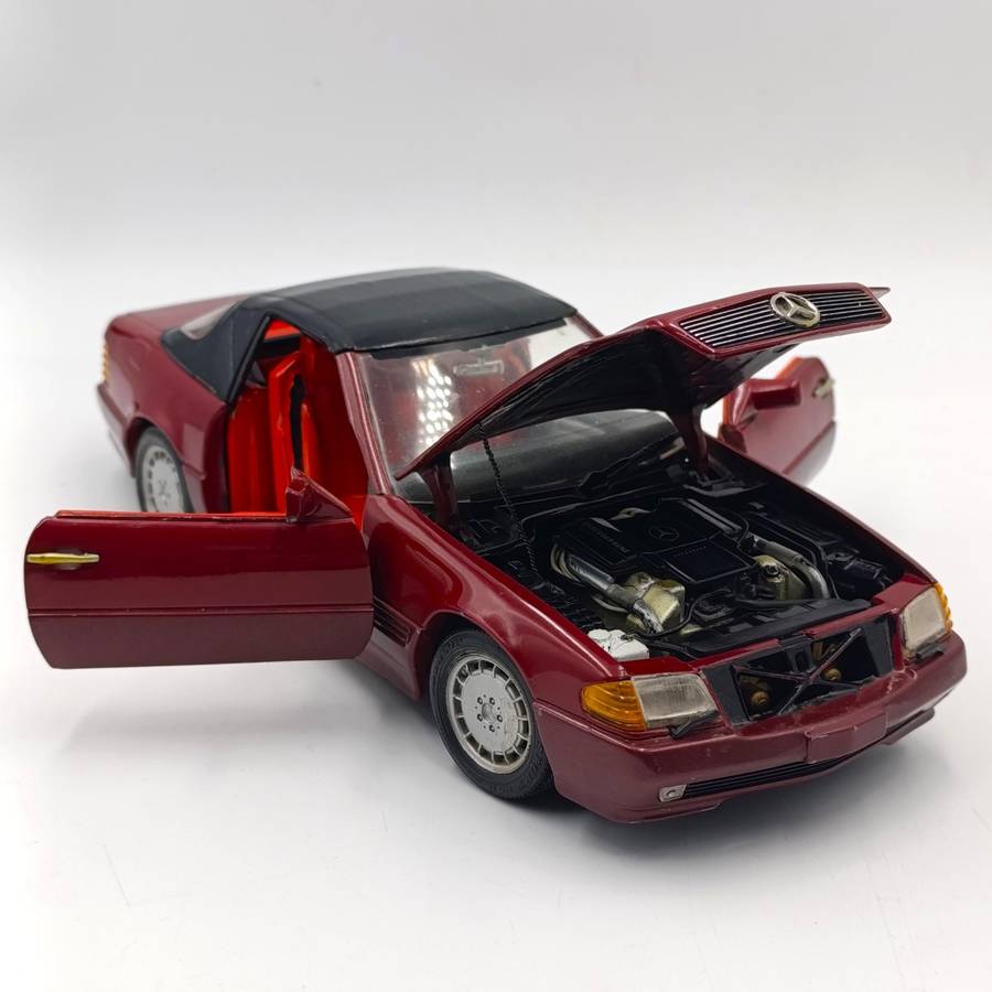 Revell Mercedes-Benz 500 Sl die-cast model car - scale 1/18
