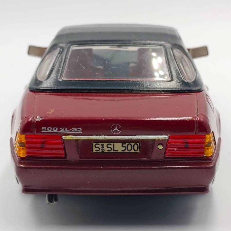 Revell Mercedes-Benz 500 Sl die-cast model car - scale 1/18