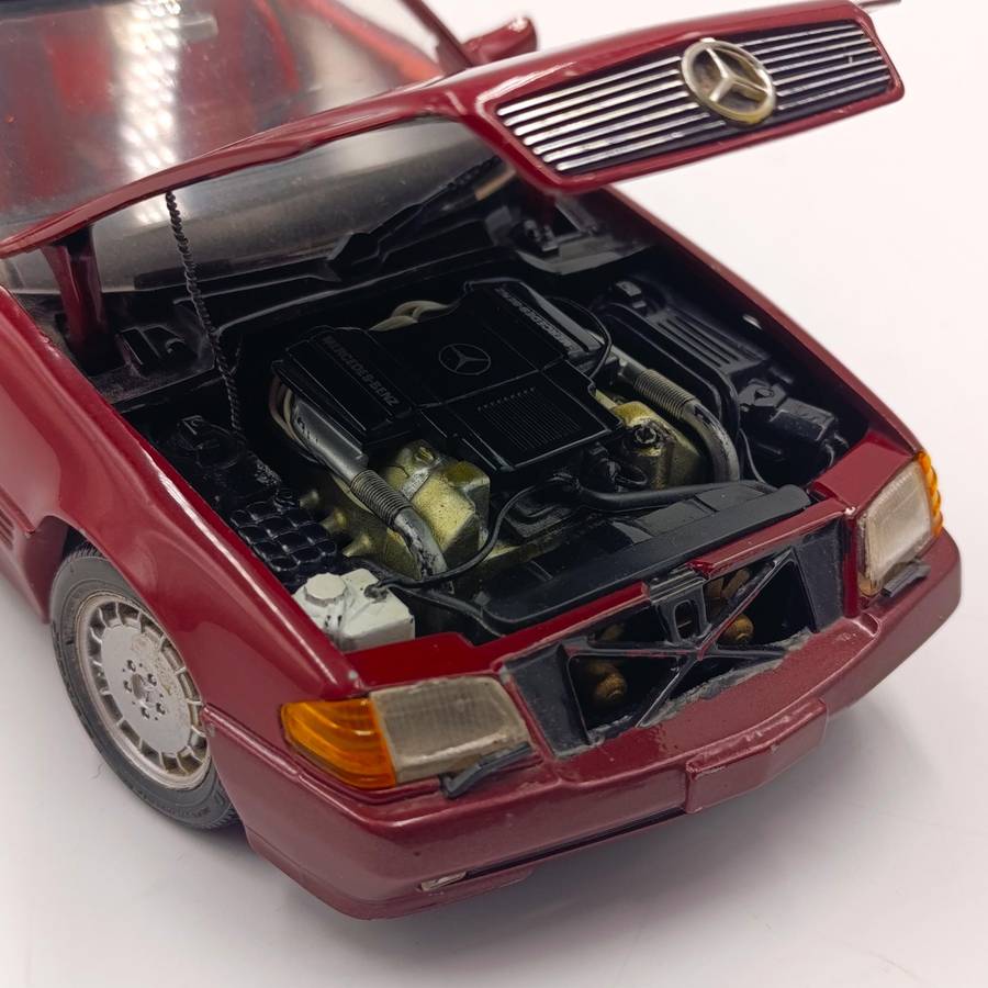 Revell Mercedes-Benz 500 Sl die-cast model car - scale 1/18