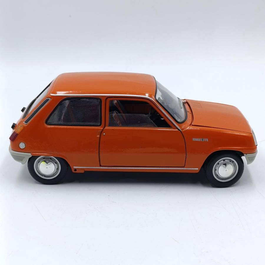 Solido Renault 5 TL die-cast model car - some metal crack flaws - scale 1/18
