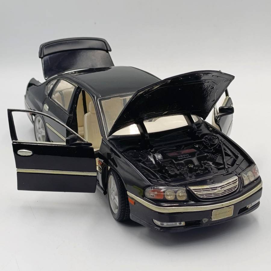 Maisto 2004 Chevrolet Impala SS die-cast model car - some chassis damage - scale 1/18