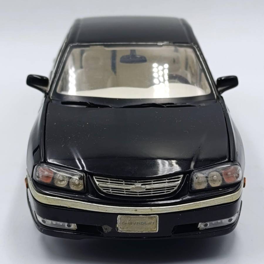 Maisto 2004 Chevrolet Impala SS die-cast model car - some chassis damage - scale 1/18