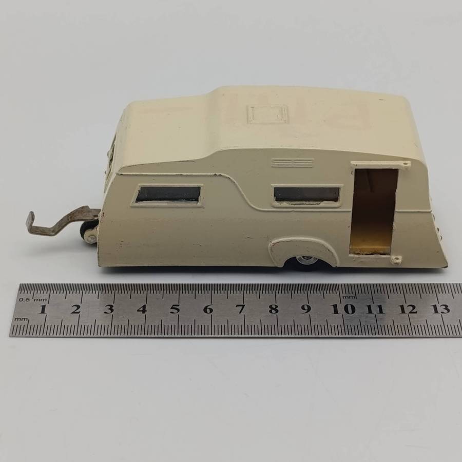Meccano Dinky Toys #188 Four-Berth Caravan die-cast model