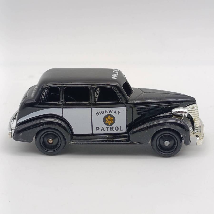 Lledo 1939 Chevrolet Highway Patrol Police car die-cast model in box