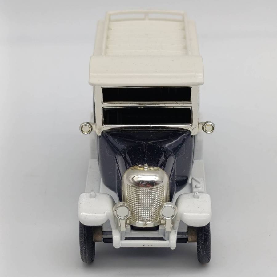 Lledo 1926 Morris Bull nose Lifeboat 175 Years die-cast model car in box