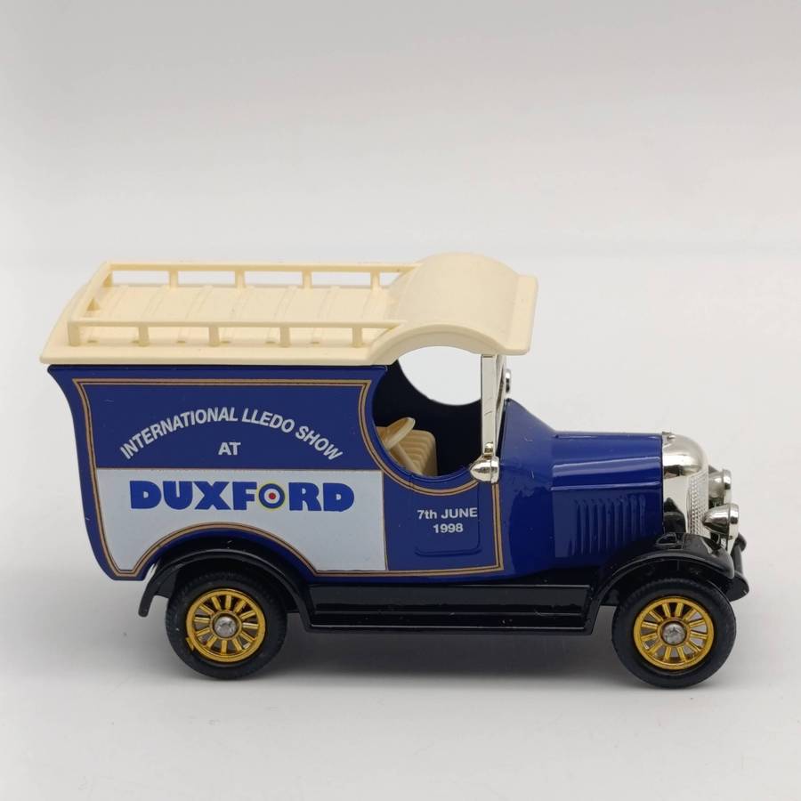 Lledo 1926 Morris Bull nose Duxford Lledo show advertising model car in box