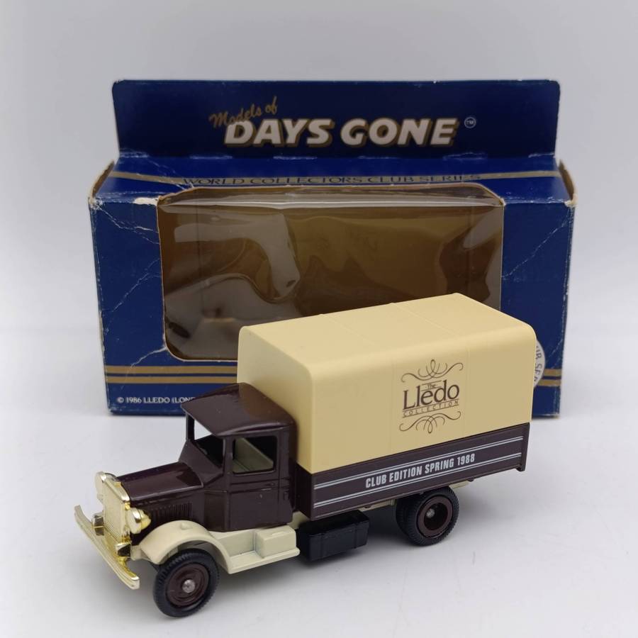 Lledo 1934 Mack Lledo Collectors club canvas back delivery truck model in box