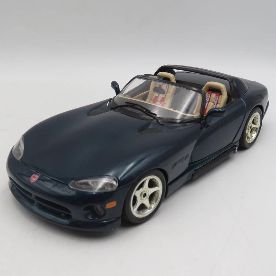 Bburago Dodge Viper RT/10 die-cast model car - scale 1/18 - Sunvisors damaged