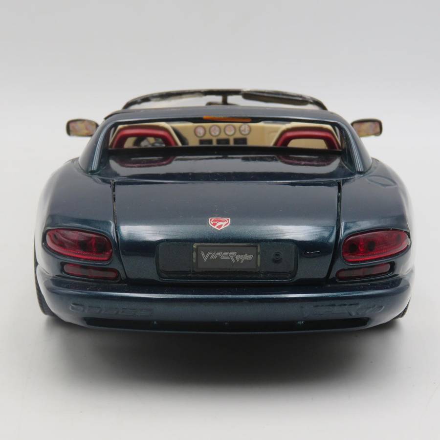 Bburago Dodge Viper RT/10 die-cast model car - scale 1/18 - Sunvisors damaged