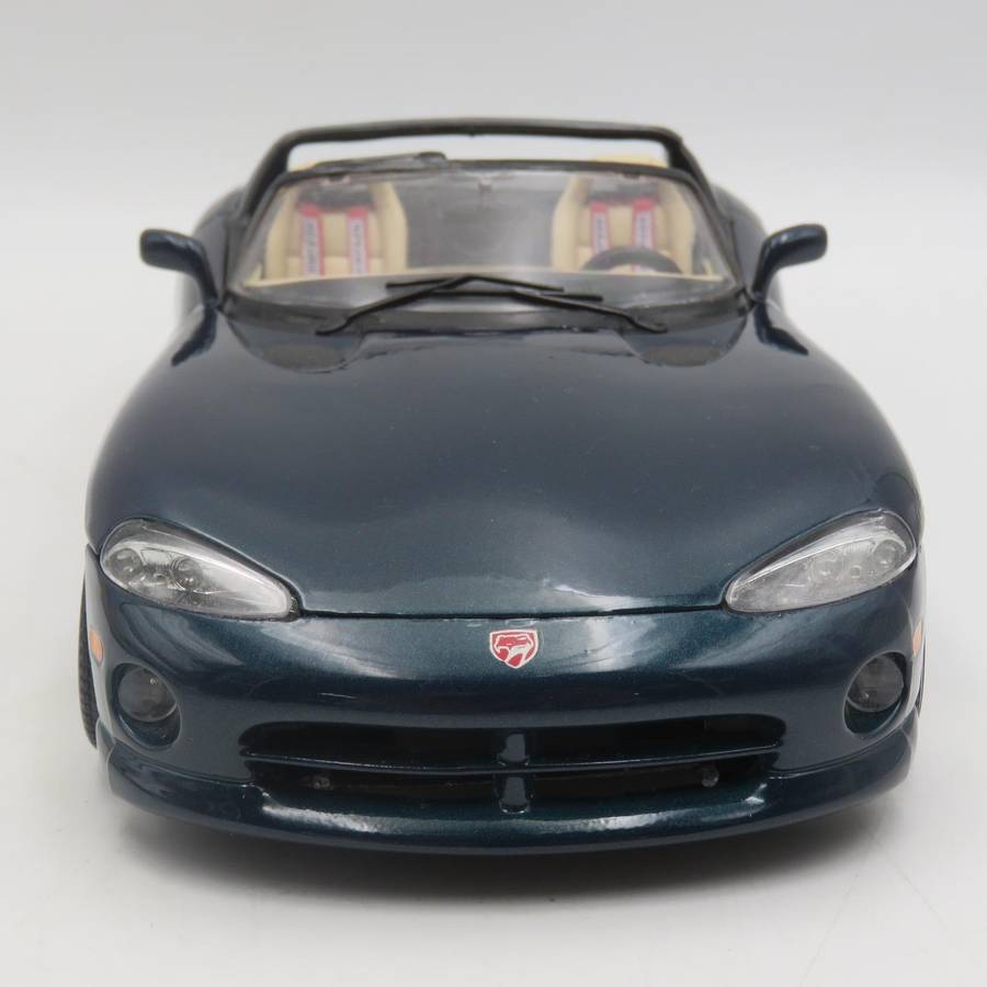 Bburago Dodge Viper RT/10 die-cast model car - scale 1/18 - Sunvisors damaged