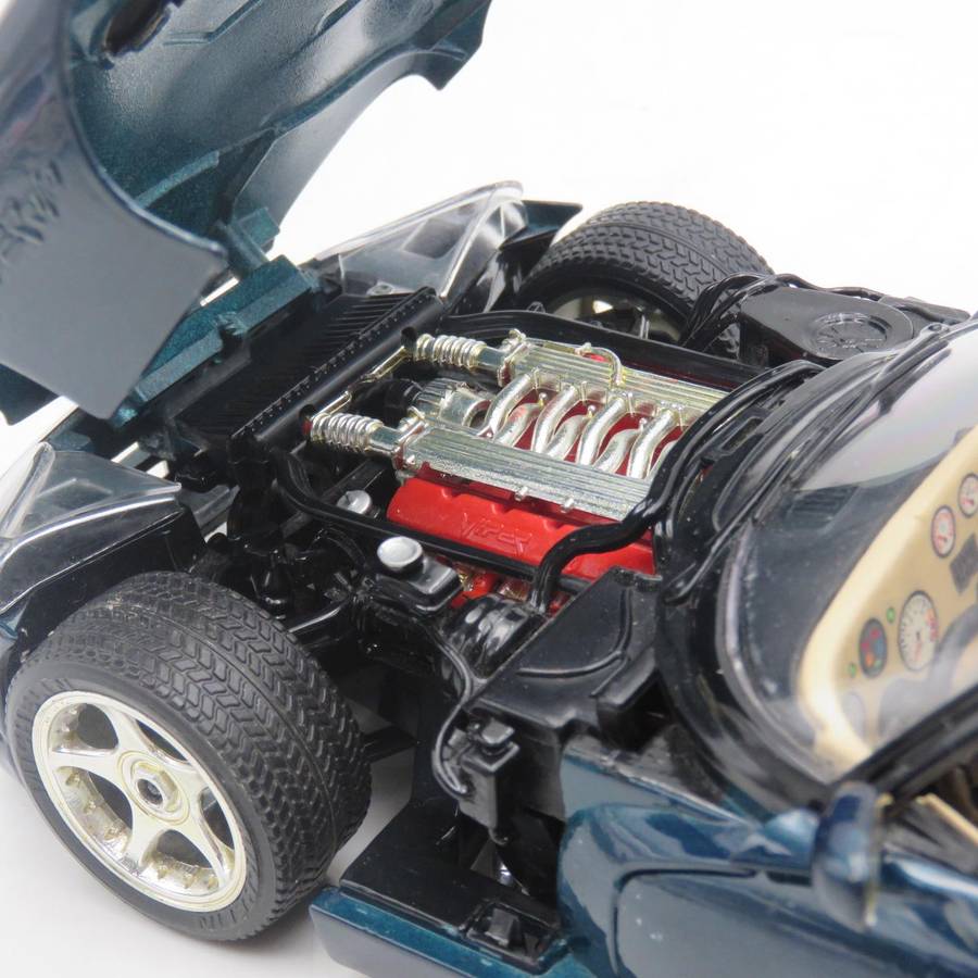 Bburago Dodge Viper RT/10 die-cast model car - scale 1/18 - Sunvisors damaged