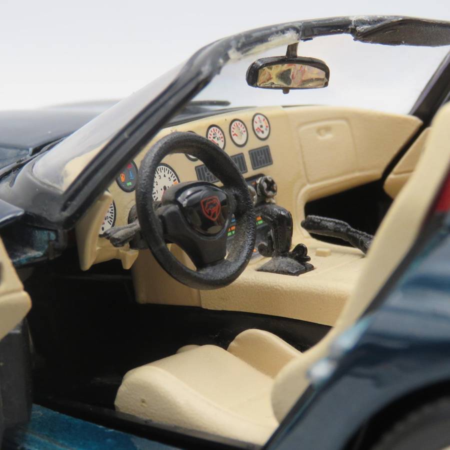 Bburago Dodge Viper RT/10 die-cast model car - scale 1/18 - Sunvisors damaged