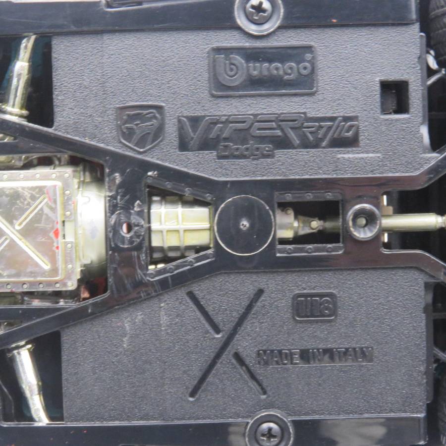 Bburago Dodge Viper RT/10 die-cast model car - scale 1/18 - Sunvisors damaged