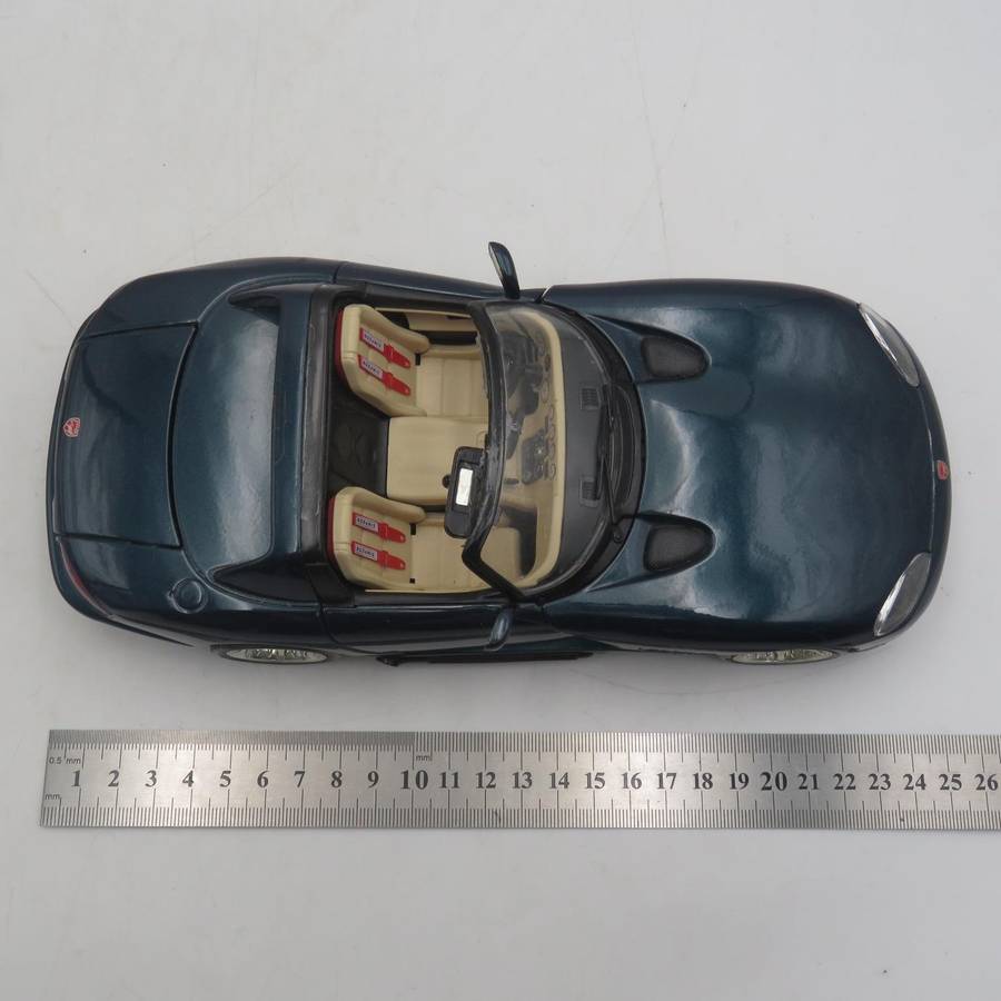 Bburago Dodge Viper RT/10 die-cast model car - scale 1/18 - Sunvisors damaged