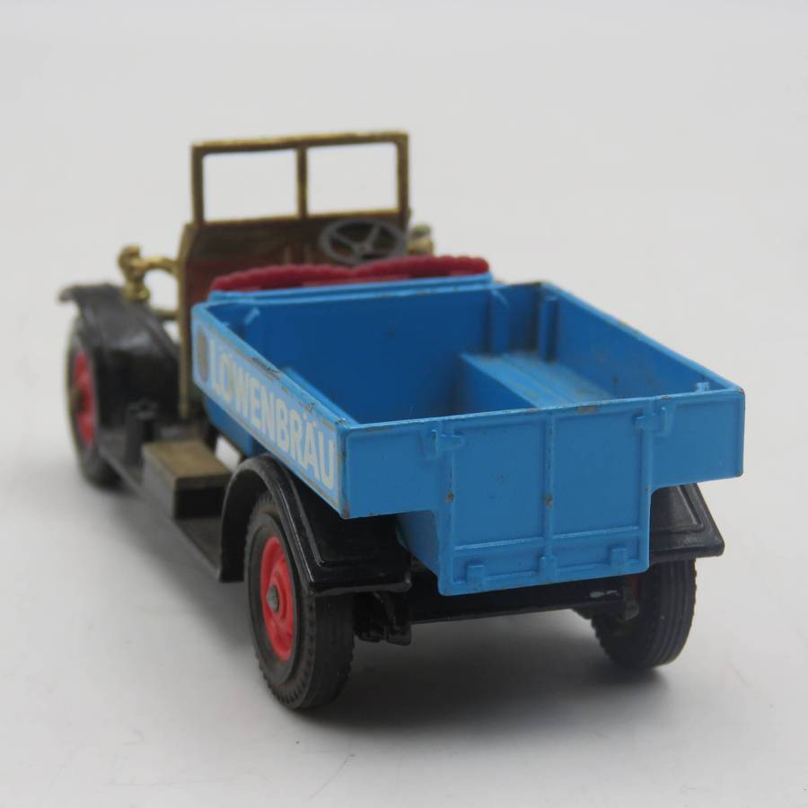Matchbox Models of Yesteryear Crossley Lowenbrau delivery van model car