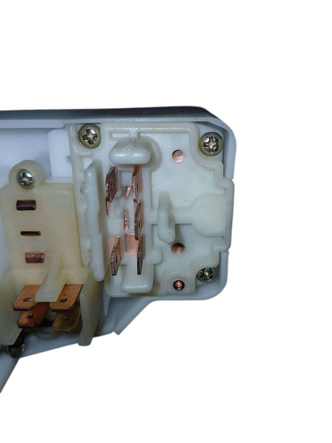 Nissan 720 1980-88 Signal Switch