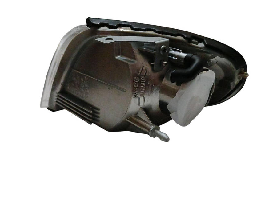 Hyundai Elantra J2 1996-98 RHS Corner Lamp