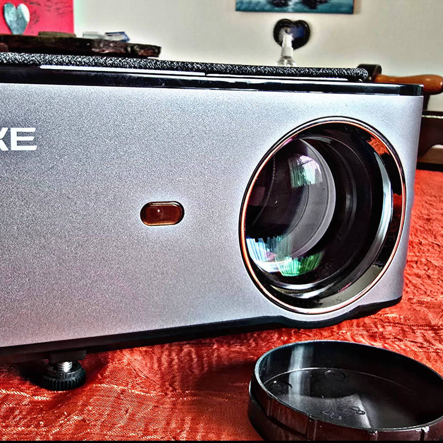 VGKE T28 4500 Lumens 1920 x 1080p LCD Data Projector