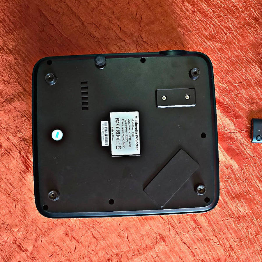 VGKE T28 4500 Lumens 1920 x 1080p LCD Data Projector