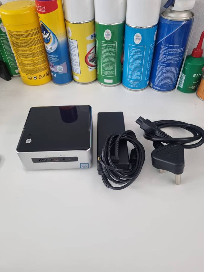 Intel NUC (Intel i3, 240GB SSD & 8GB RAM) 6th Gen