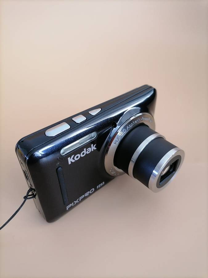 Kodak PixPro FZ53 Digital Camera ( 16MP, 5x Optical Zoom & HD Videos) Black
