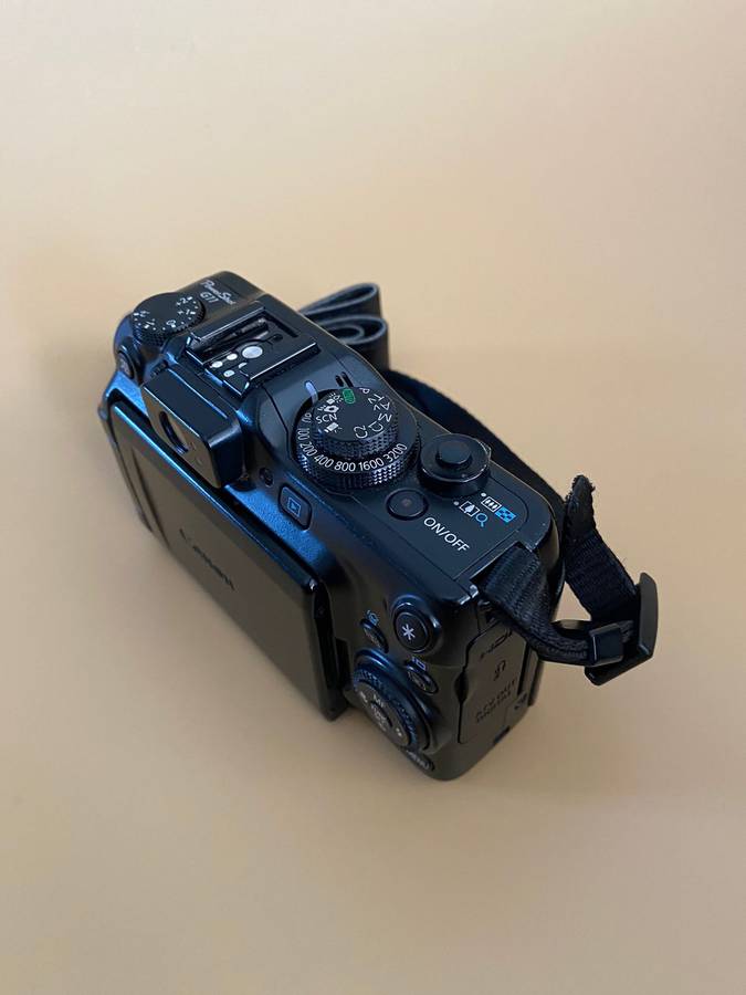 Canon PowerShot G11 Digital Camera (10MP, 720p HD & 5x Optical Zoom) Black