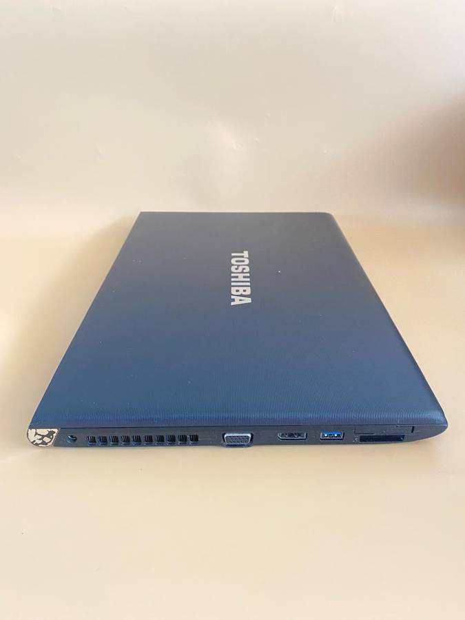 Toshiba Tecra R850-F42N (Intel Core i7, 128GB SSD, 8GB RAM) 15.6 Inch Laptop