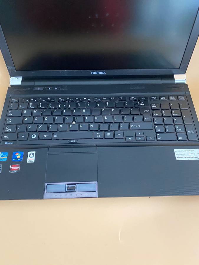Toshiba Tecra R850-F42N (Intel Core i7, 128GB SSD, 8GB RAM) 15.6 Inch Laptop