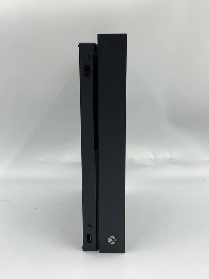 Xbox One X 1TB - 1x Controller, HDMI & Power Cable