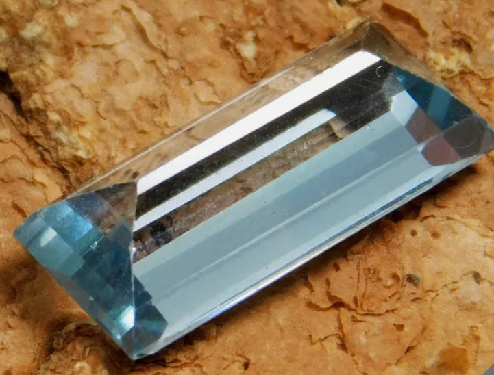 Natural 10.30 Ct Aquamarine Excellent Baguette Gemstone