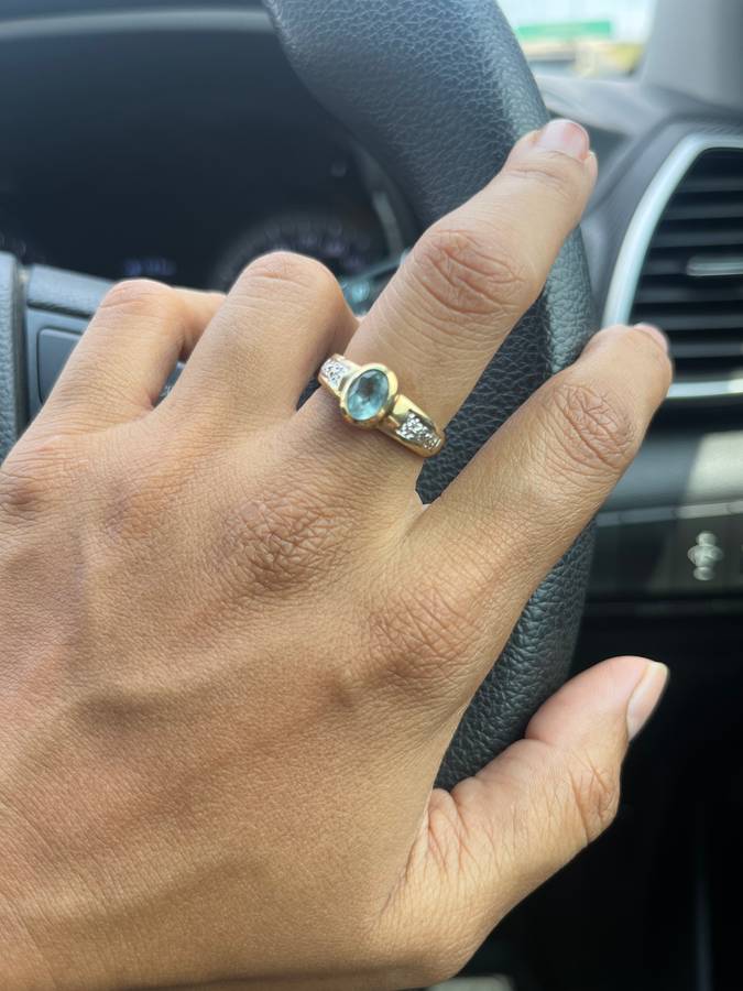 9ct yellow gold ring