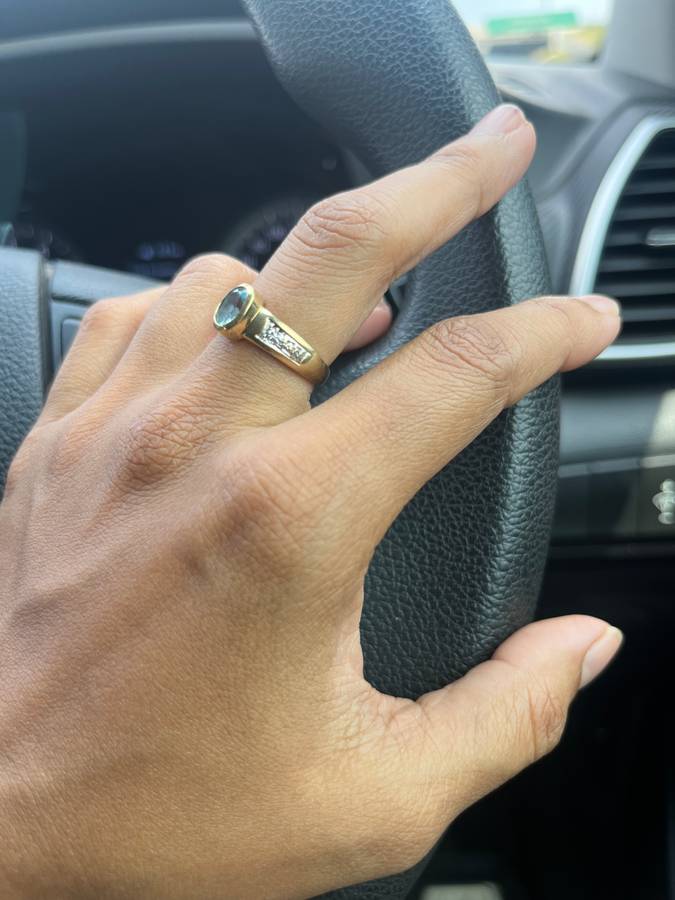 9ct yellow gold ring