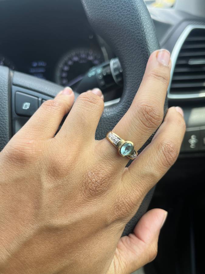 9ct yellow gold ring