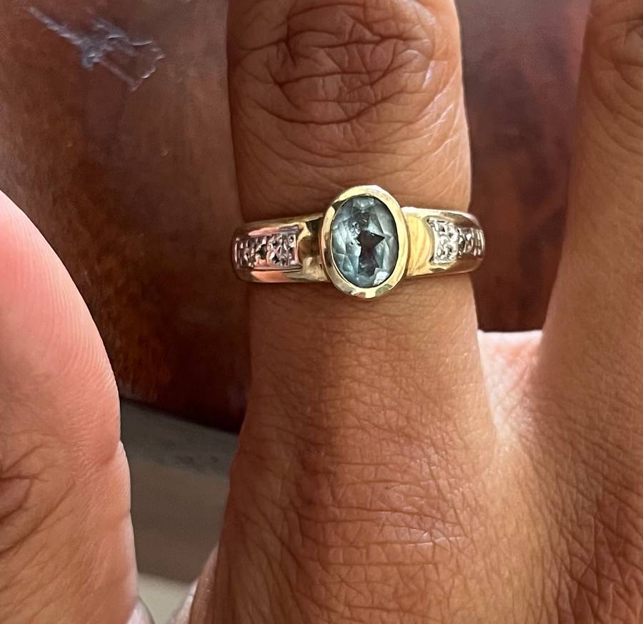 9ct yellow gold ring