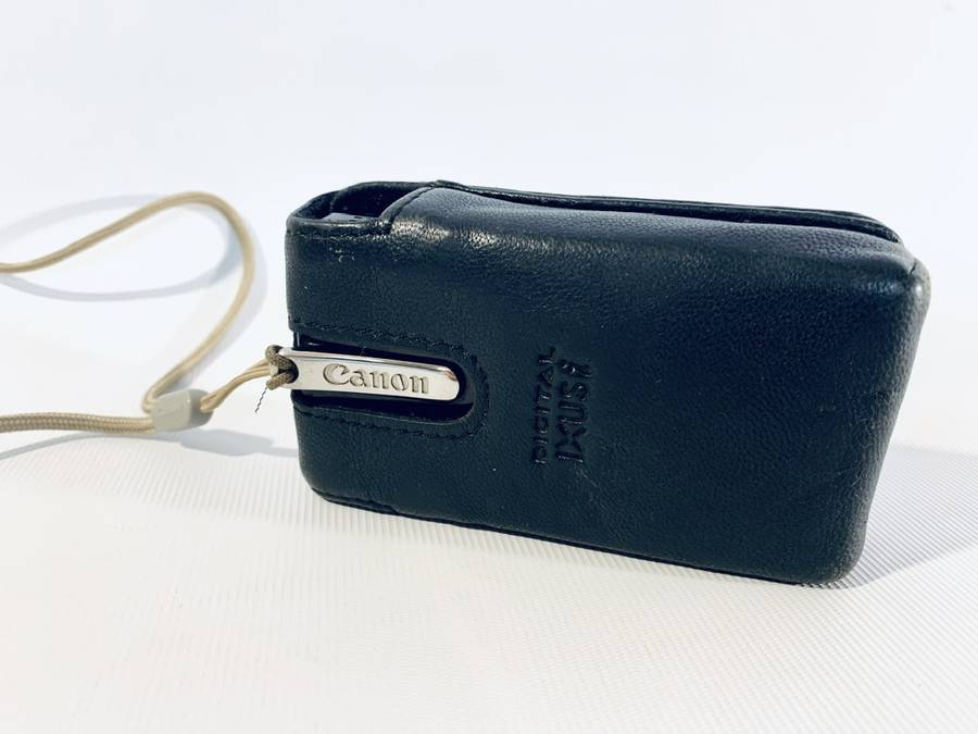 Canon IXUS i Digital Camera 4.0 Mega Pixels  Model PC 1080 (Needs Battery Charger)