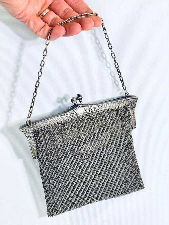 Stunning Vintage Silver-Plated EPNS Chainmail Handbag / Purse - Floral Detail