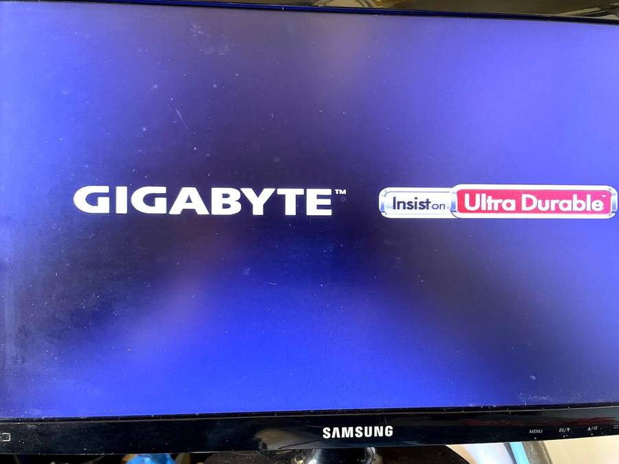 PC Desktop - Gigabyte Ultra Durable - Intel i5-6400 CPU - 4GB DDR4 Ram - HDMI / DVI / VGA - NO HDD