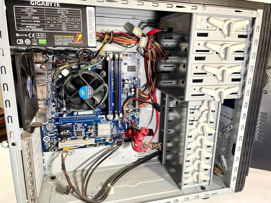 PC Desktop - Intel i5-2500 CPU - 4GB DDR Ram - HDMI / DVI  - NO Hard Drive