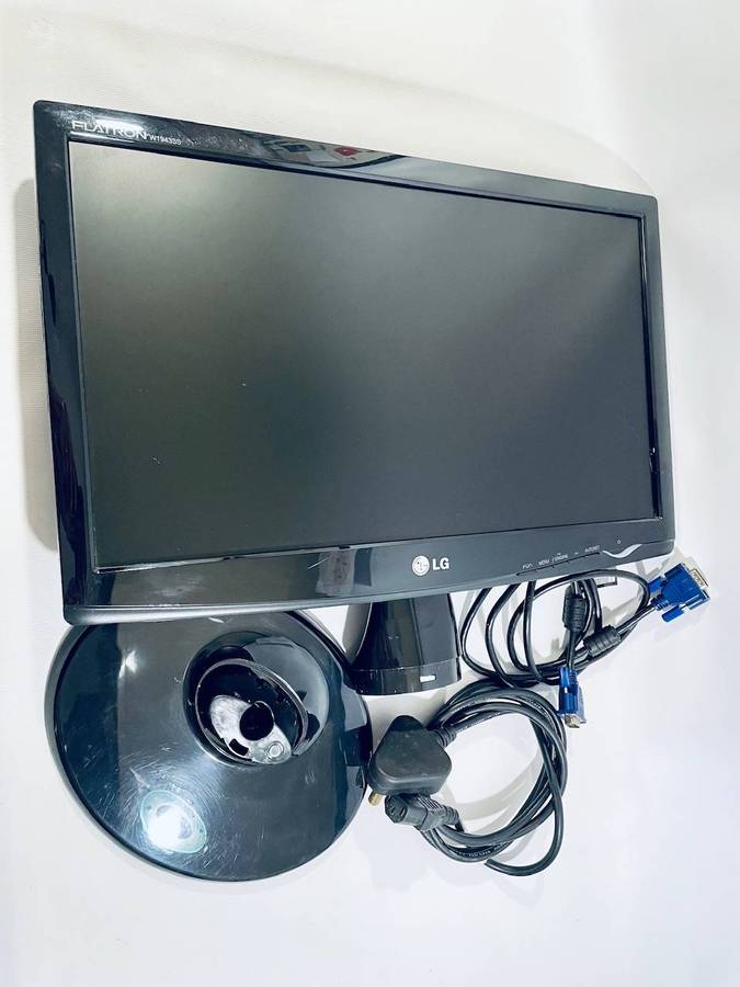 LG Flatron W1943SS Monitor (used)