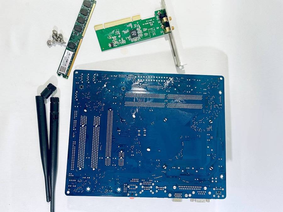 Gigabyte GA-G41M-ES2L Motherboard Bundle