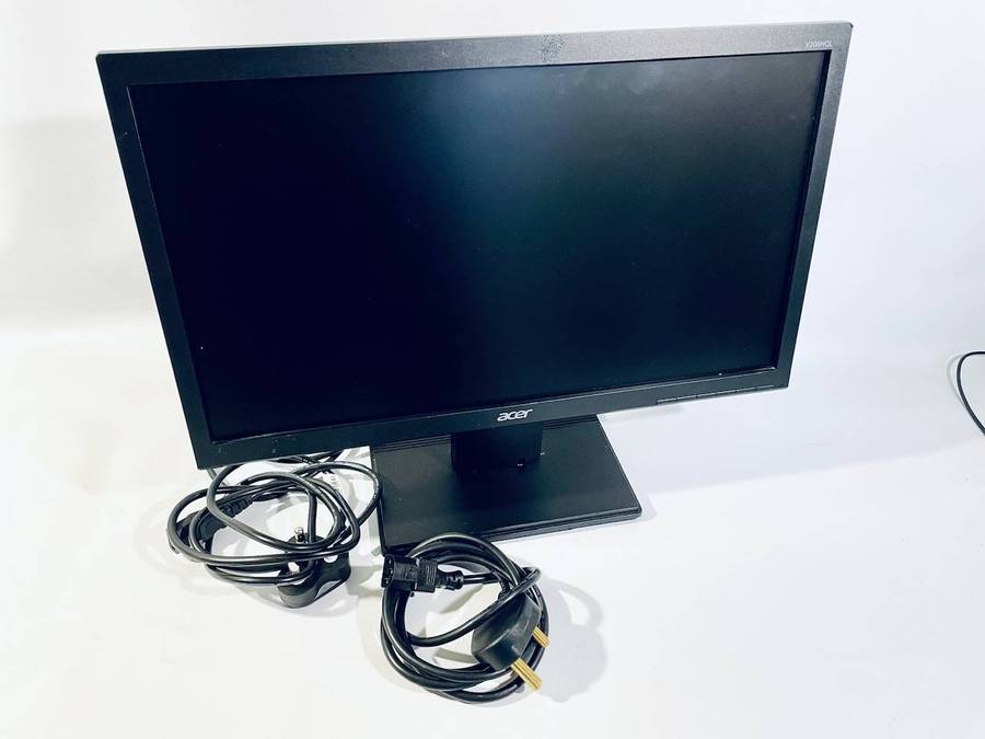 PC Desktop + 19.5 Acer Monitor | Intel i5-2500 | 4GB DDR3 | No HDD