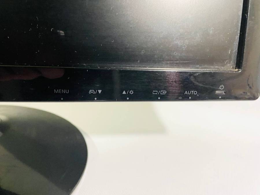 Samsung LS19D300 18.5 LED Monitor (April 2016)  Good Condition