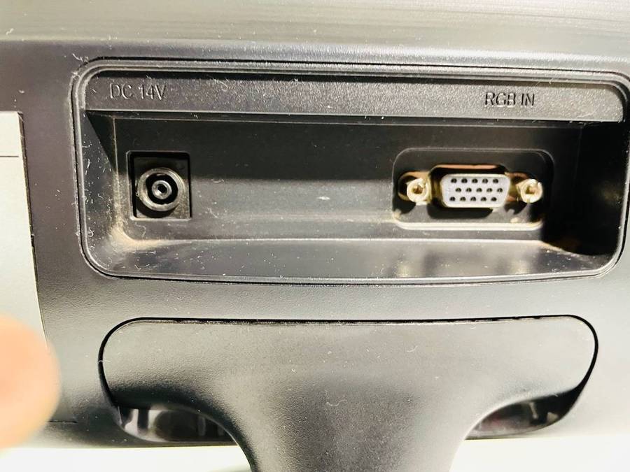 Samsung LS19D300 18.5 LED Monitor (April 2016)  Good Condition