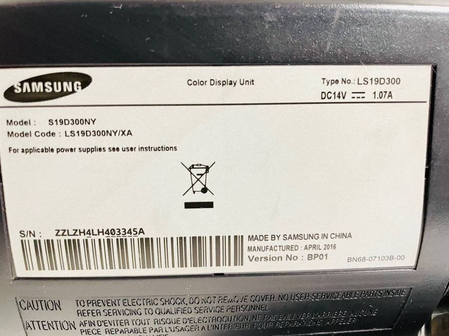 Samsung LS19D300 18.5 LED Monitor (April 2016)  Good Condition