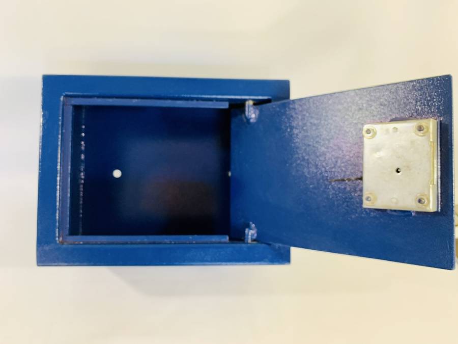 Safe with 2 Keys (Two Brick / Wall Mount)