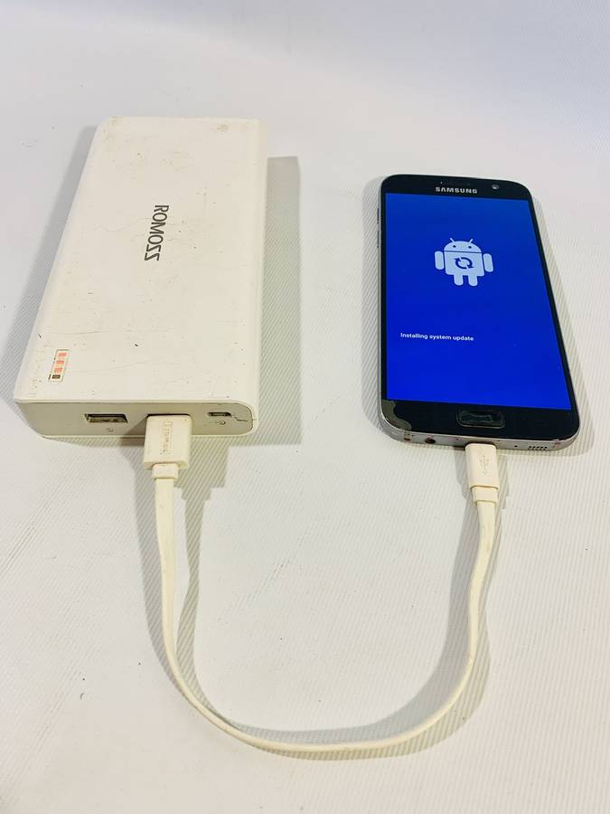 Samsung galaxy S7 mobile phone (parts or repair)