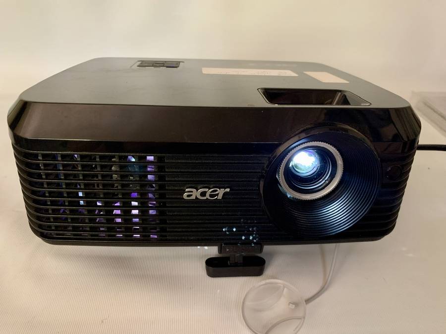 Acer X1130K DLP Projector (read description)